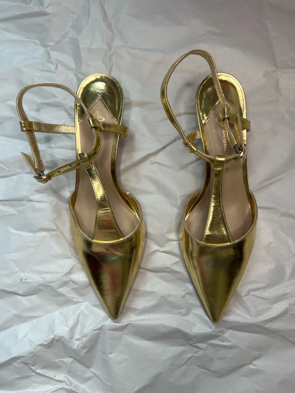 Antonio Melani Jules T-Strap Gold Leather Dress Pumps in Size 7.5M